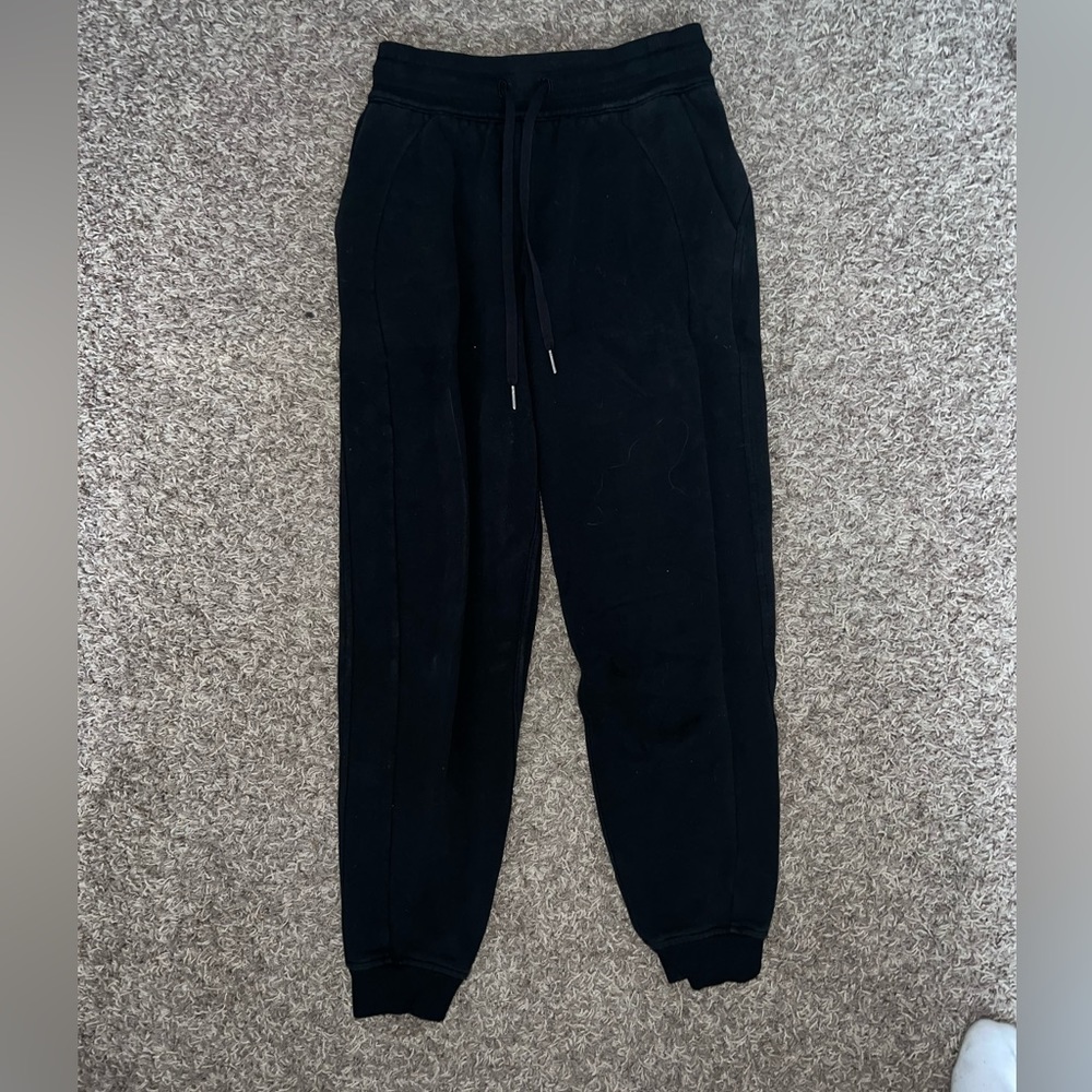 Lululemon Sweatpants (No tag Size 4)